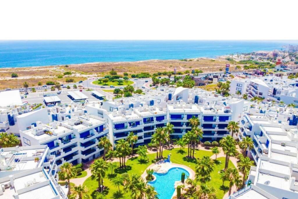 Coral House - La Calma - Playa Flamenca - Big Terrace & 4 Swimming Pools.アパートメント エクステリア 写真